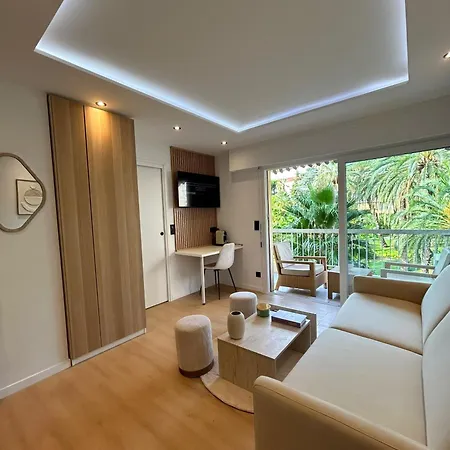 Avec Grande Terrasse * Cannes